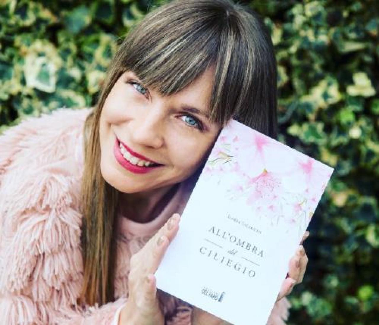Bianca e il ciliegio di nonno Michele «Così ho imparato l’arte di vivere» Il primo libro di Ilaria Salzotto, moderna influencer con radici profonde
