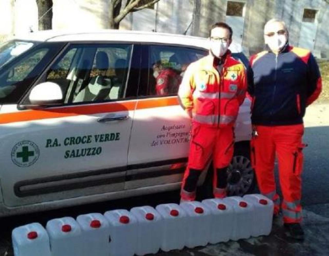 Duecento litri di alcol donati alla Croce Verde