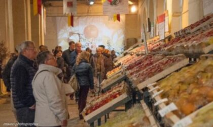 Fajk hgufgy Tuttomele, salta la festa di piazza Le mele si acquistano in azienda hrgerhg khkjh