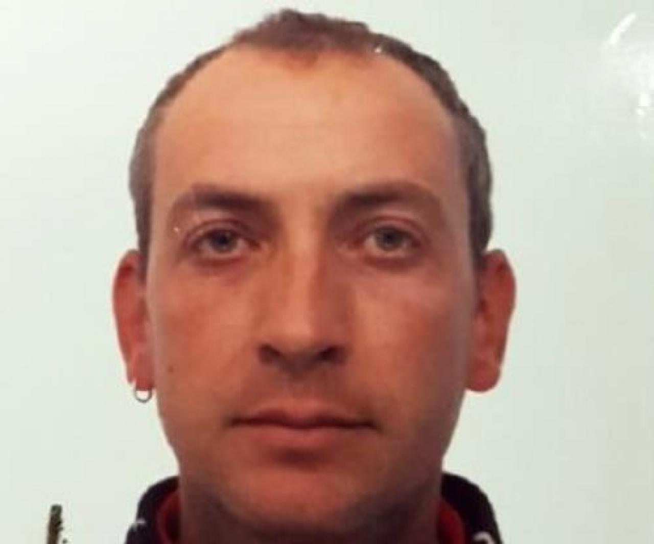 Ha sparato e moglie e figli Poi il suicidio