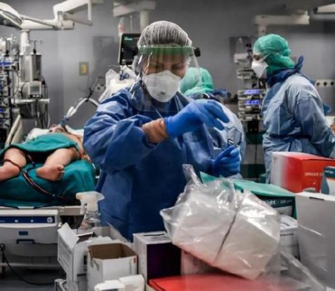 «Medici e infermieri vanno rispettati»