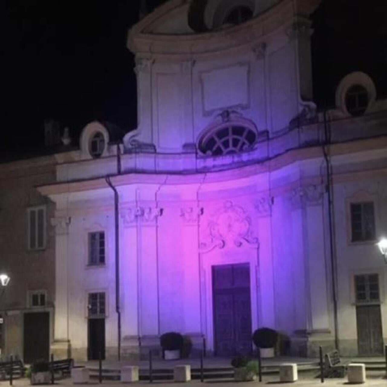 Monastero in viola contro il tumore al pancreas