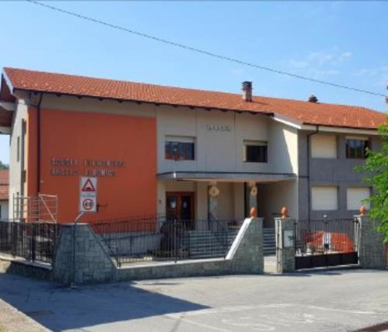 Rossana si mobilita «Lasciateci la scuola»