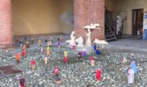 Il presepe dei piccoli fa capolino in municipio