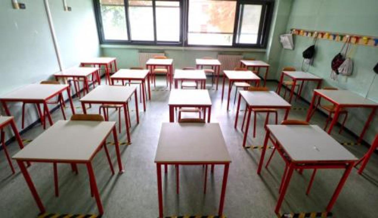 In classe solo dopo l’Epifania Le scuole medie restano a casa Zzzzz zzzzzz