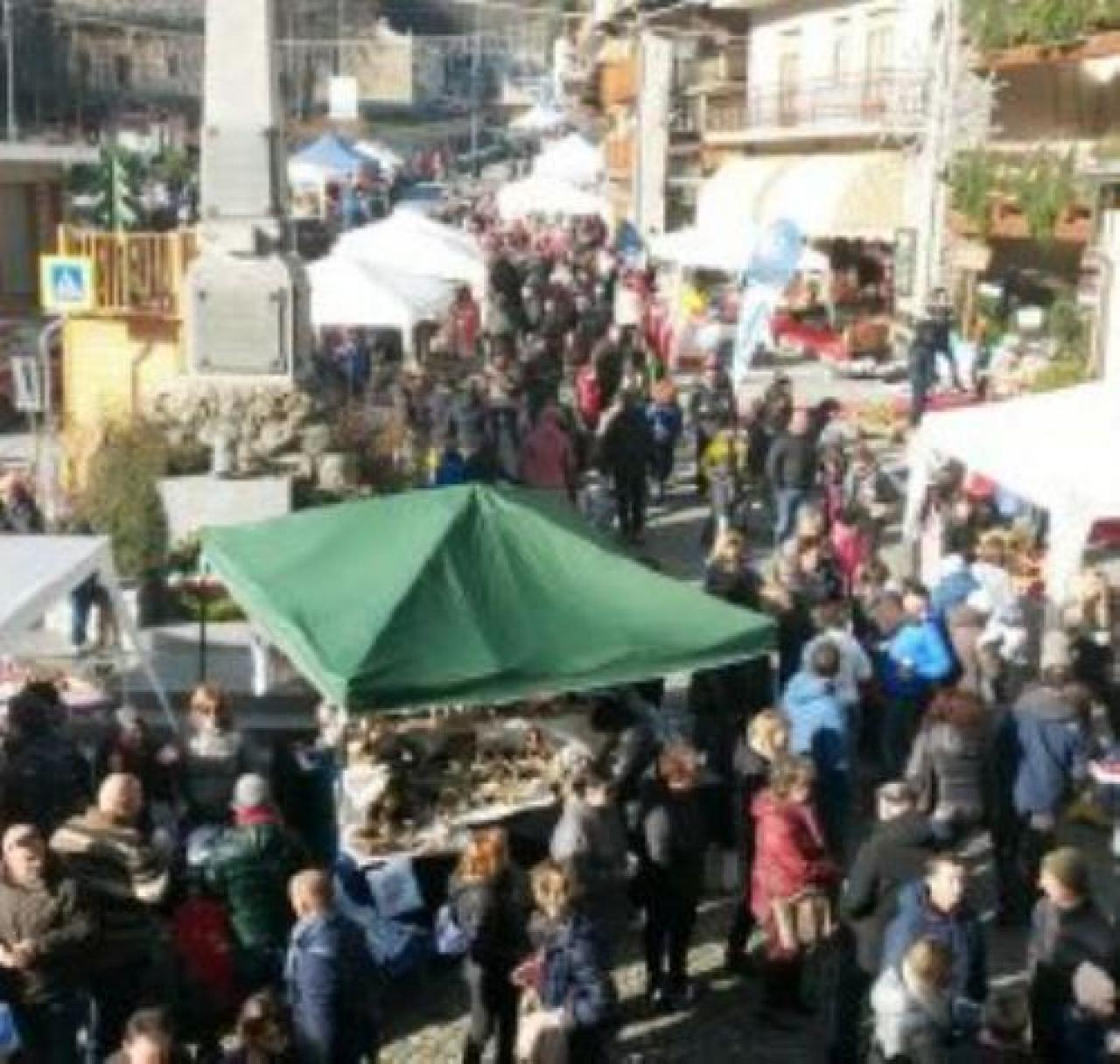 Manta: È Natale sotto il castello Domenica i Mercatini