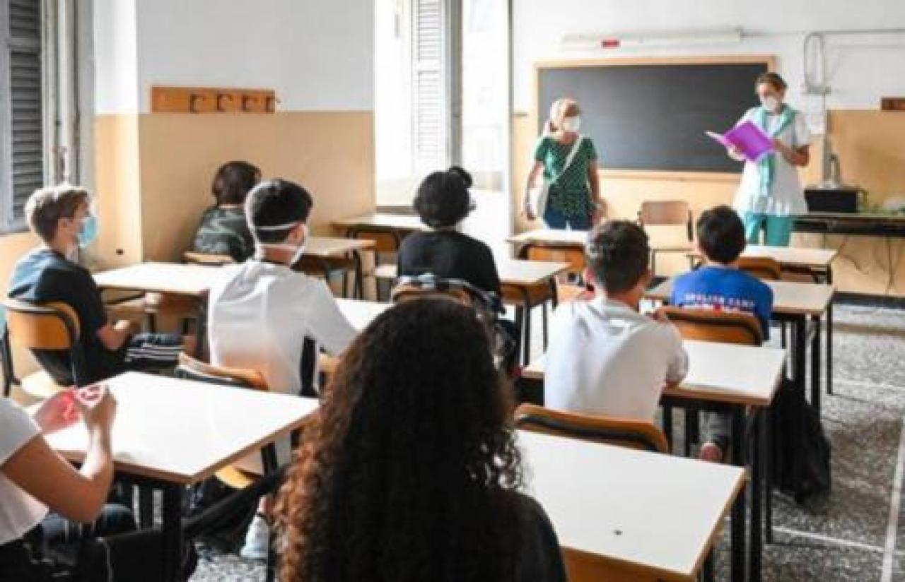 Scuola, i presidi scrivono al Prefetto «Doppi turni impossibili a gennaio»