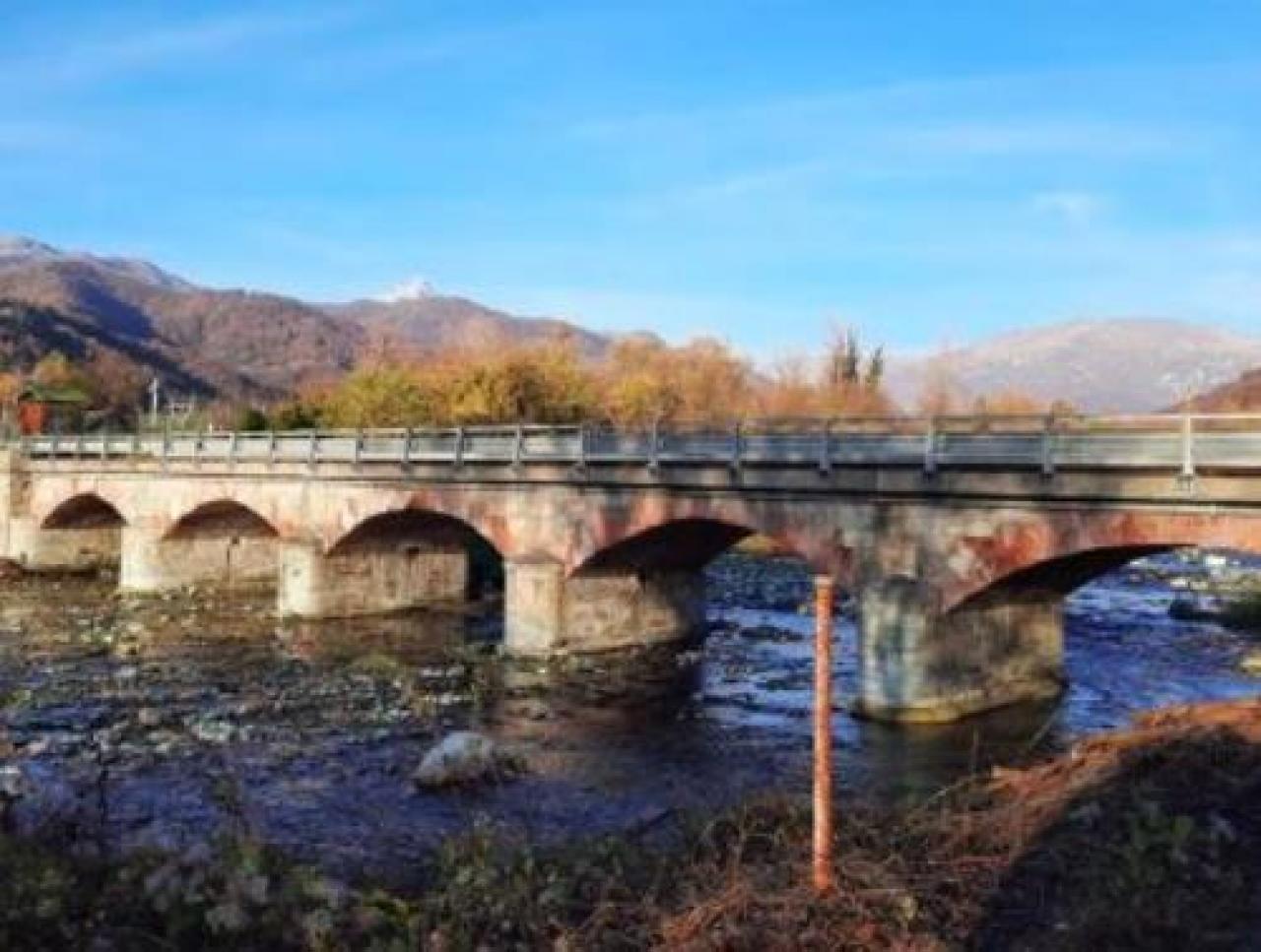 Ultimi lavori al ponte sul Po
