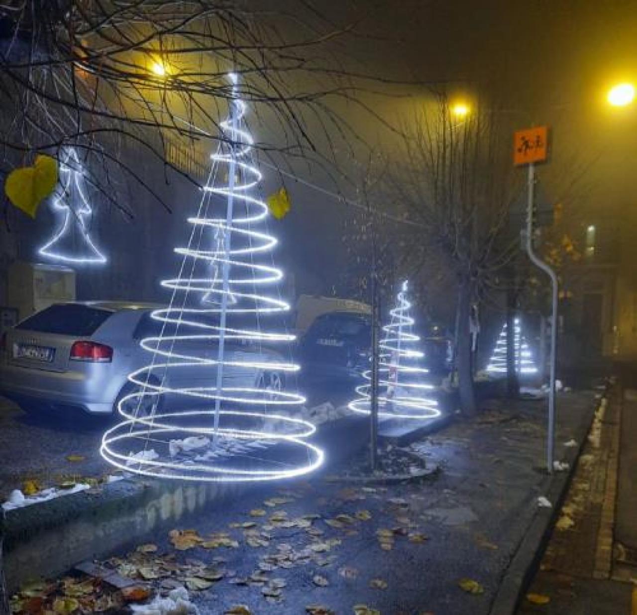 Verzuolo: nuove luci di speranza festività Via libera al portale di vendita on line dei negozi locali