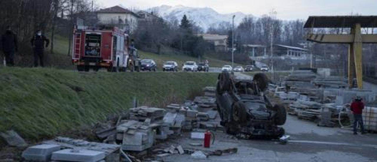 Carambola con il fuoristrada Il conducente ne esce illeso