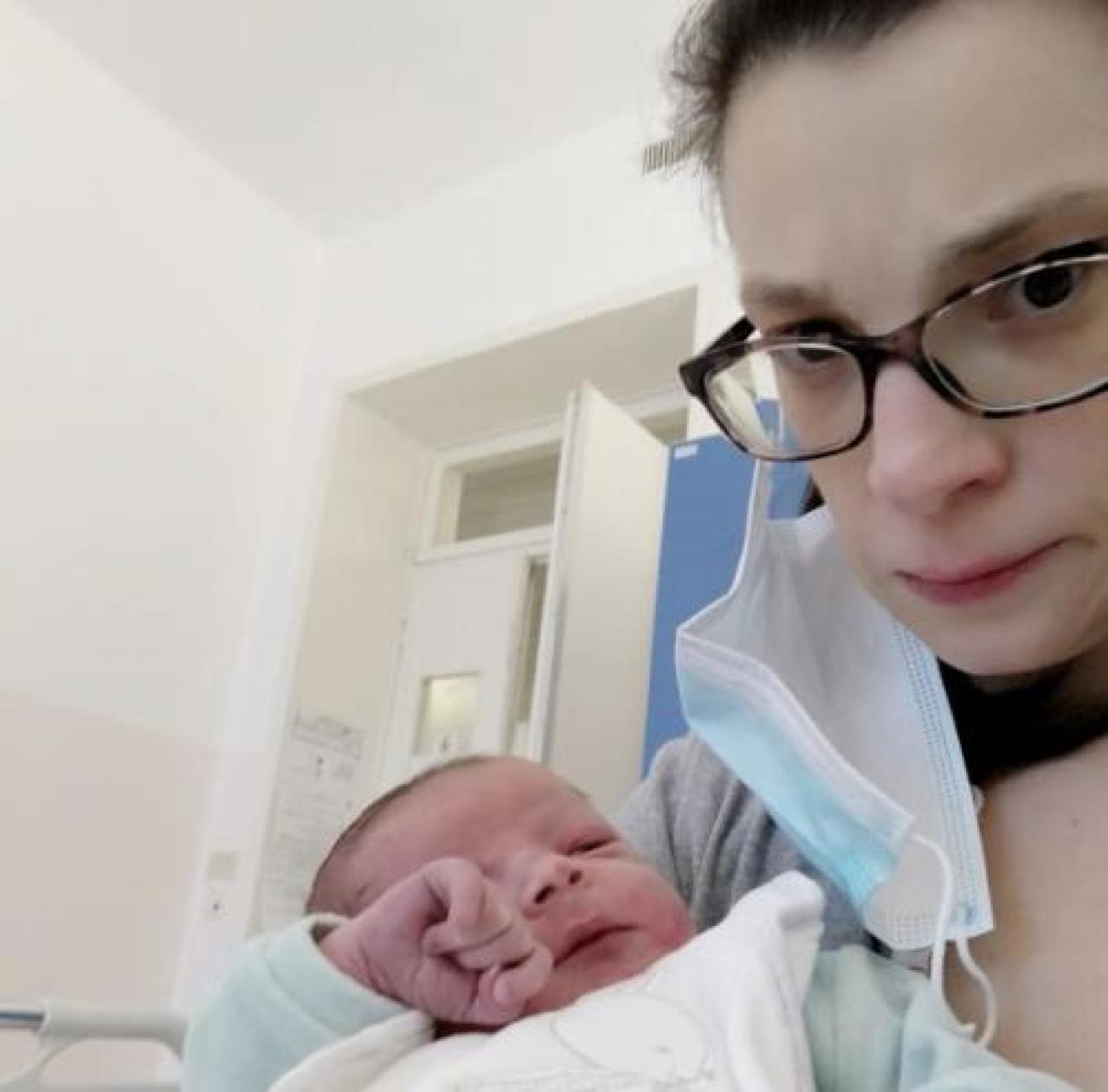 Sono stati ribattezzati “i bebè della speranza”. Sono i primi nati dell’anno che segue il 2020 segnato dalla pandemia Benvenuti Angelica, Lorenzo e Nicolò