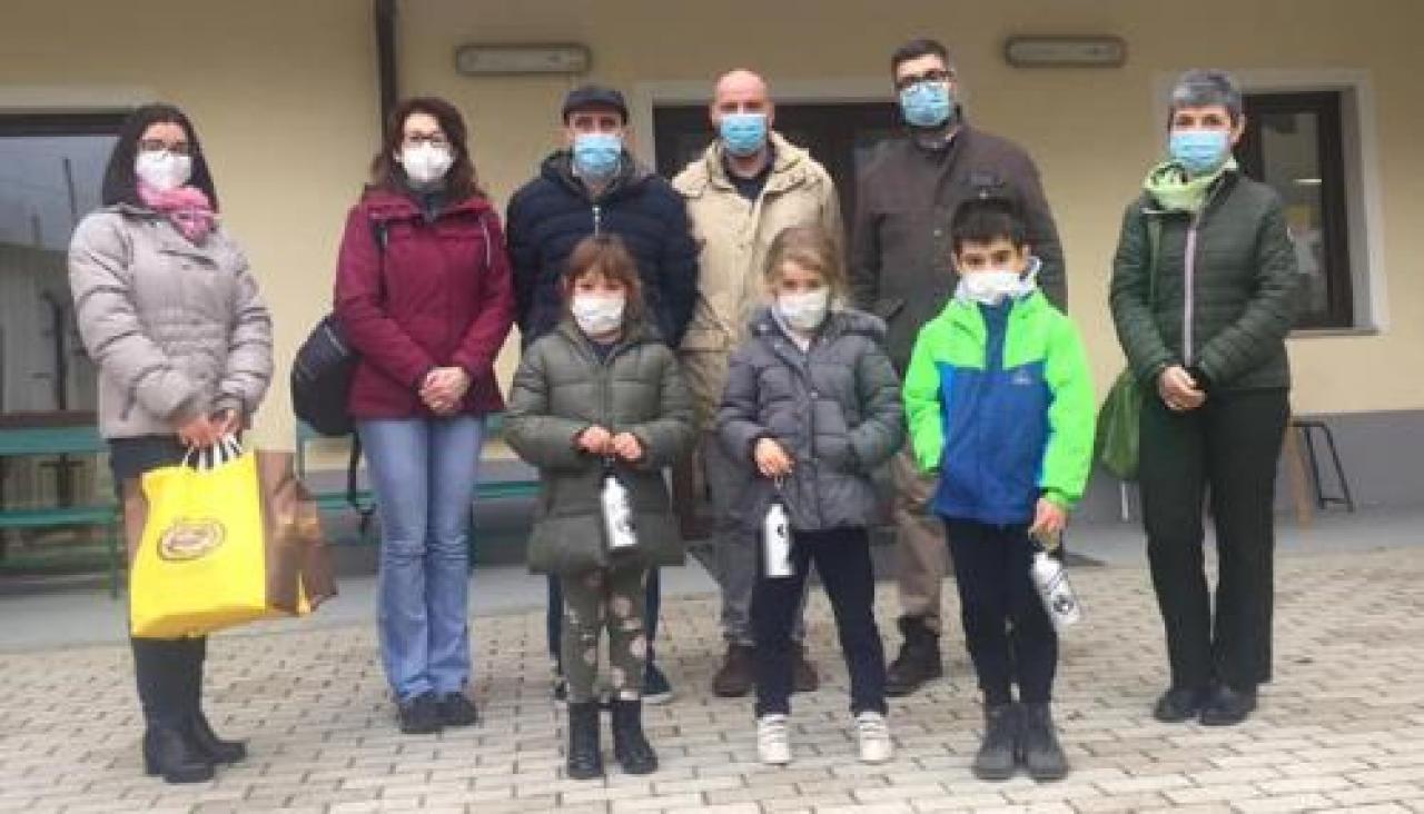 Borracce ai bambini della val bronda