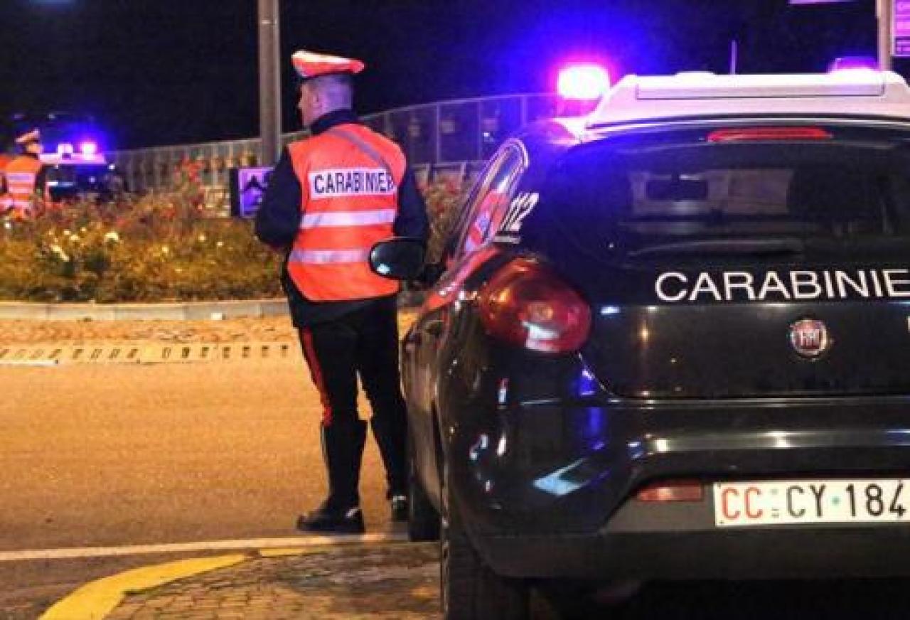 Auto fuori strada tra Dronero e Caraglio