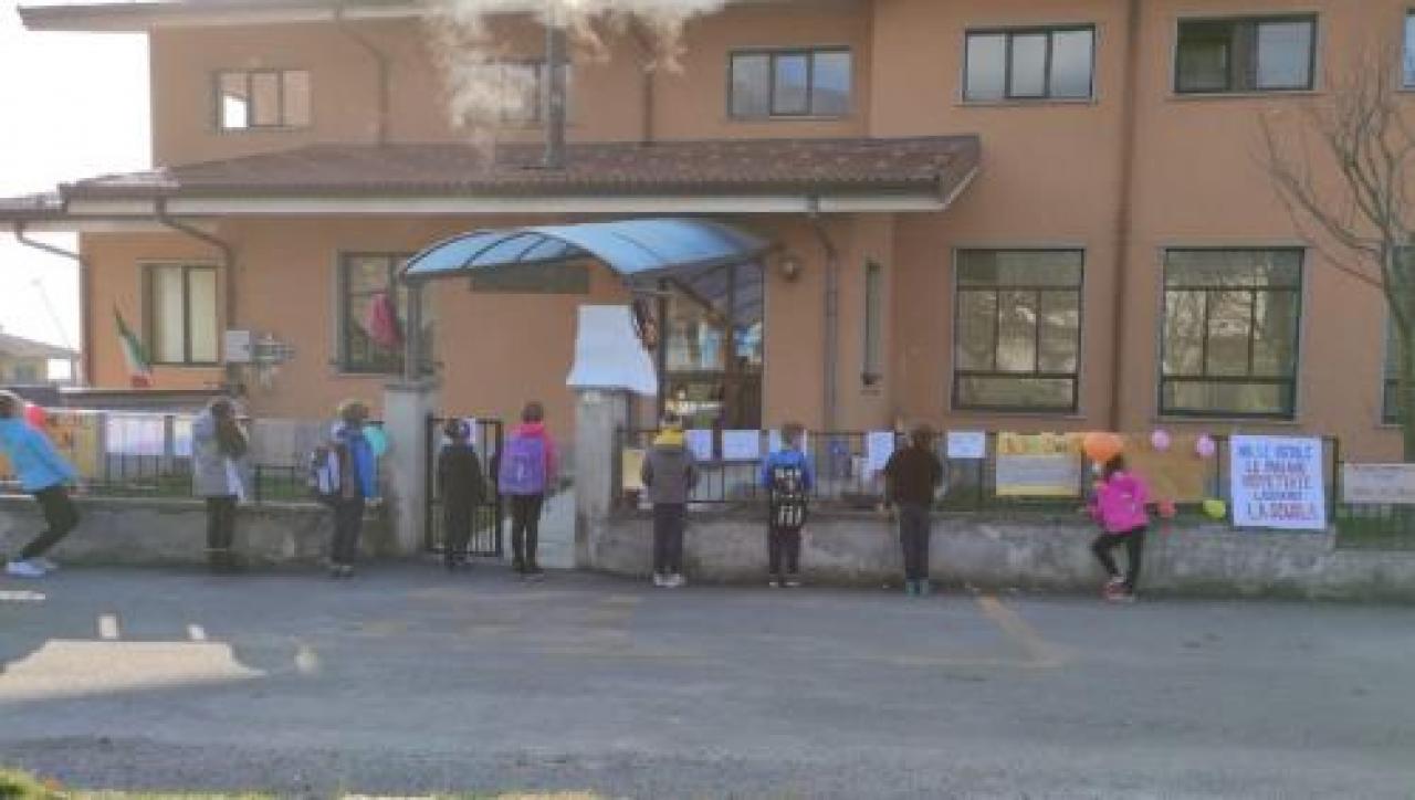 Adesione alla protesta del comitato cuneese per chiedere la riapertura delle scuole «Diciamo no alla didattica a distanza» La protesta dei genitori di Busca e valle