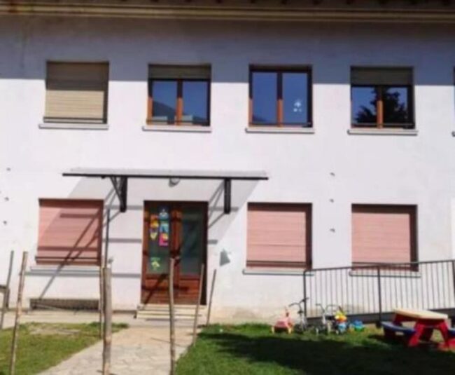 Coraggiosa scelta della dirigente: a stroppo e s. damiano le scuole riaperte prima In alta valle alunni “svantaggiati” C’è la deroga: si rientra in classe