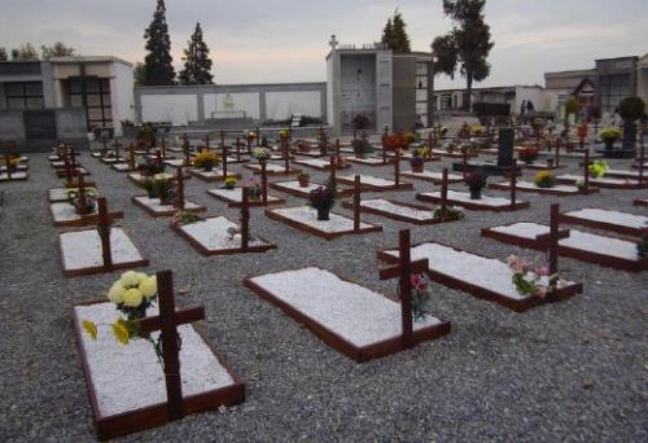 Costigliole, cimitero chiuso per 5 giorni