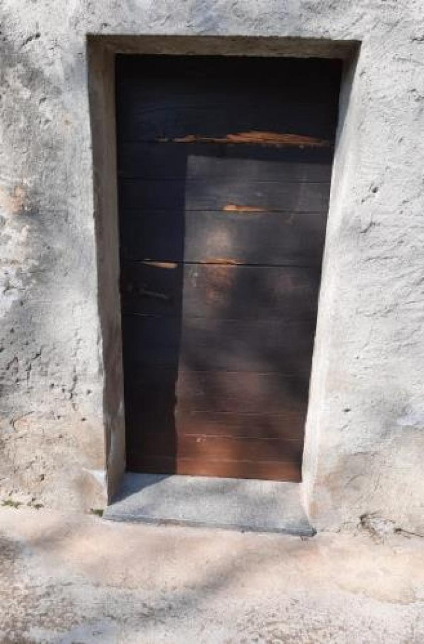 Gli Alpini sistemano la chiesa