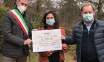 Il presidente Miretti, con il sindaco, consegna gli attestati a naturas ed euphytos Il Parco del Monviso incorona Rossana per la doppietta al trofeo Mab Unesco