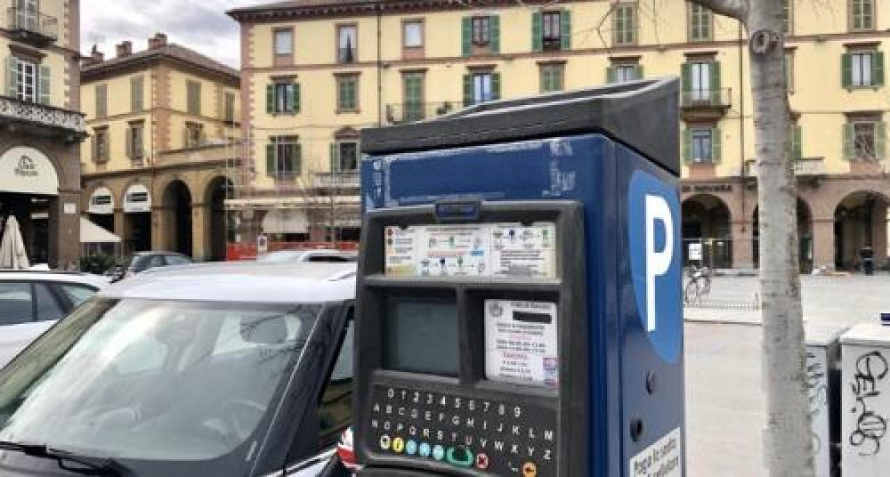 L’abbonamento per i “parcheggi blu” adesso si fa solo negli uffici Gestopark