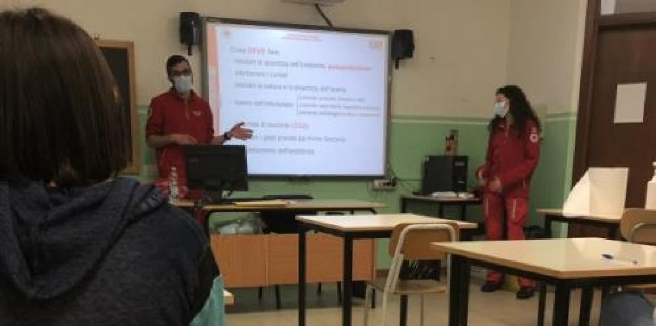 La Croce Rossa al Bodoni per il corso di primo soccorso