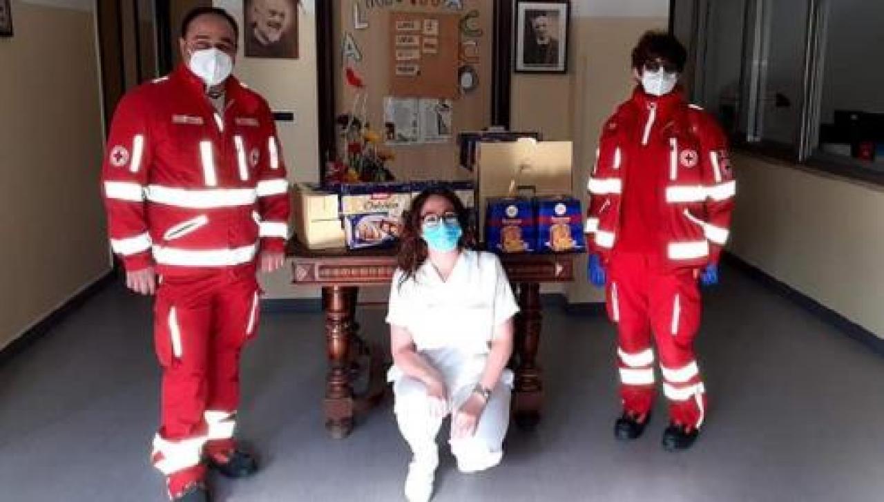 La Croce Rossa cambia pelle per vincere il virus