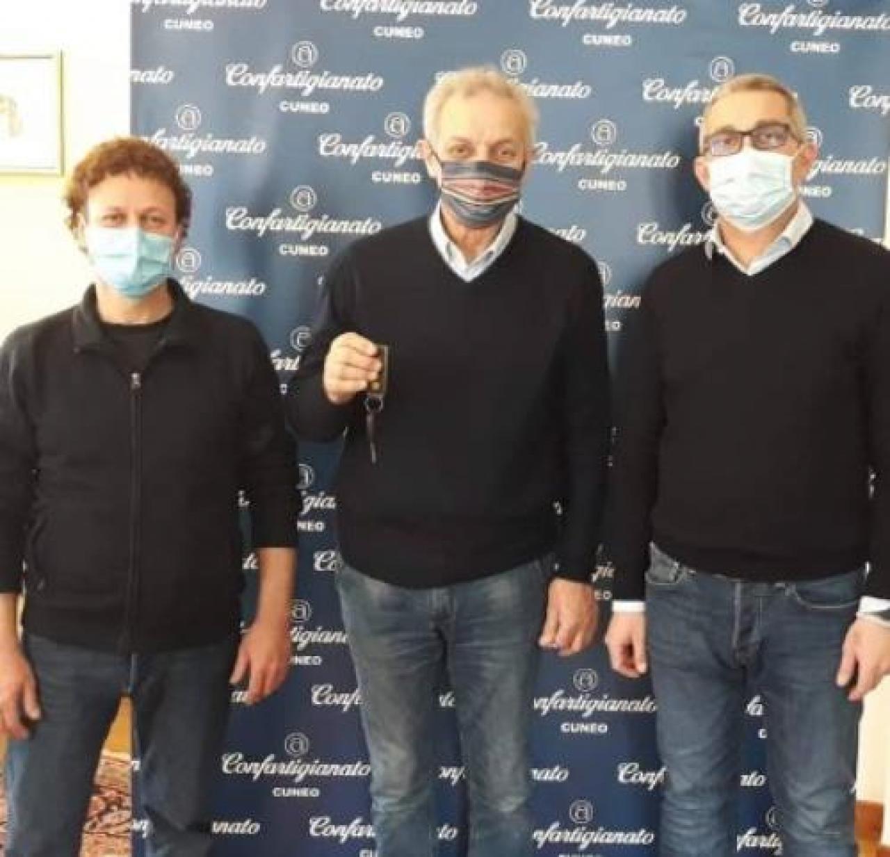 Manta, furgone in dono ai Ciliegi