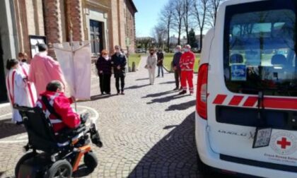 Moretta, benedetta e subito in funzione Nuova auto per la Croce rossa nel ricordo di Mara Zannoni