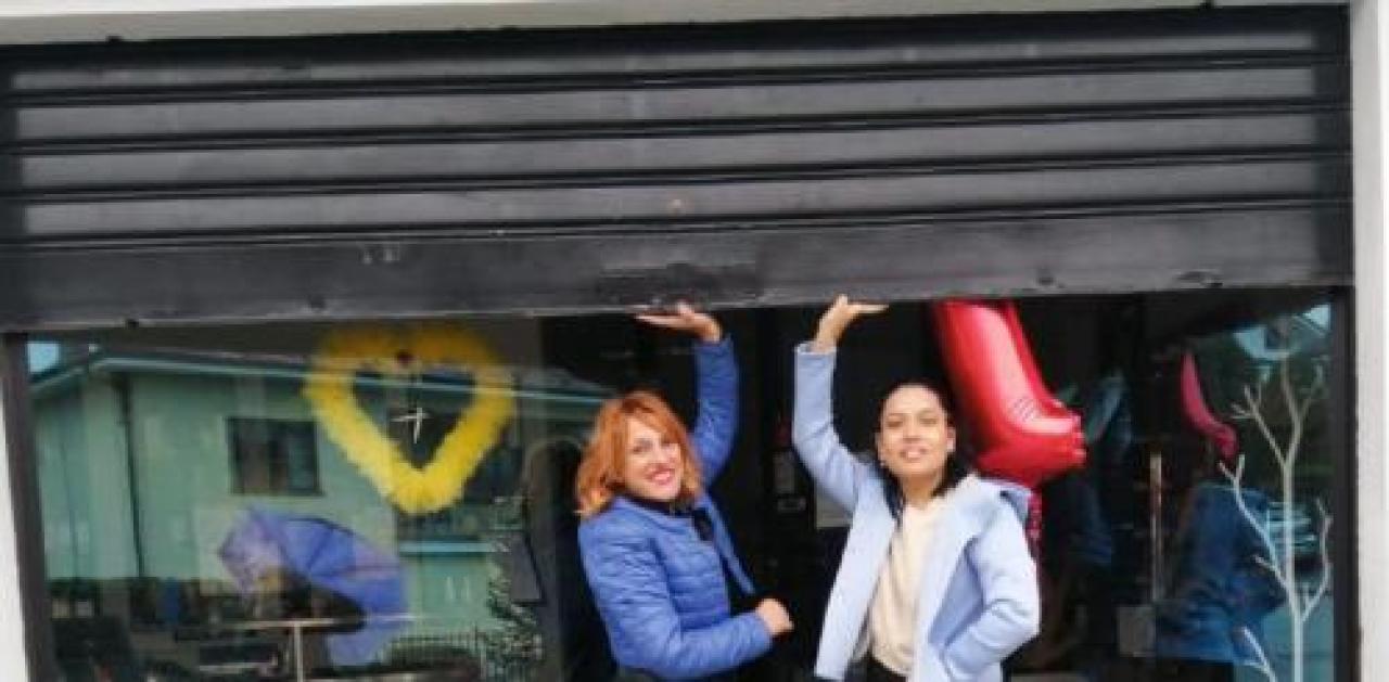 «Su la saracinesca» La protesta a Barge