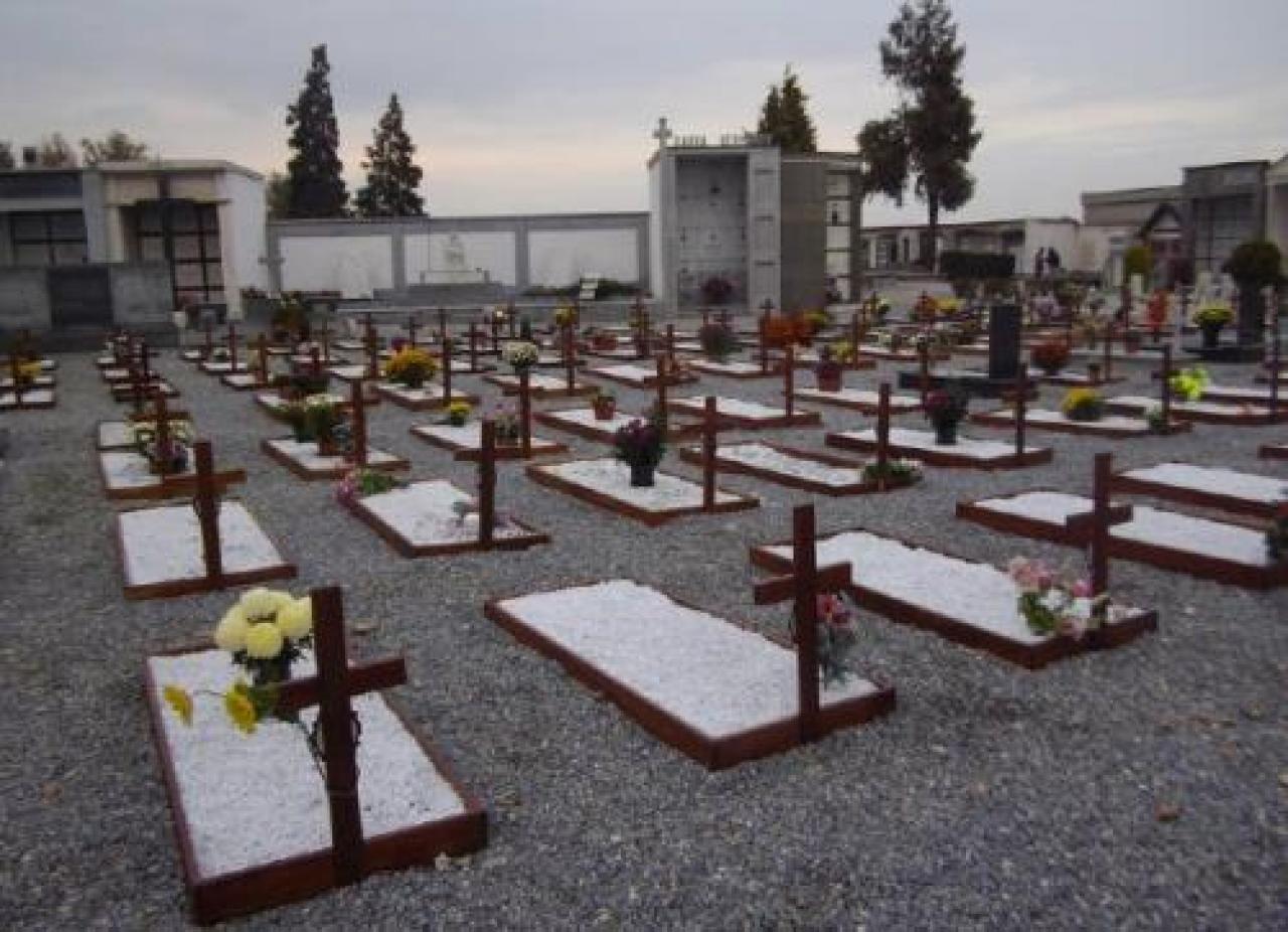 Un “corvo” contesta le tariffe del cimitero