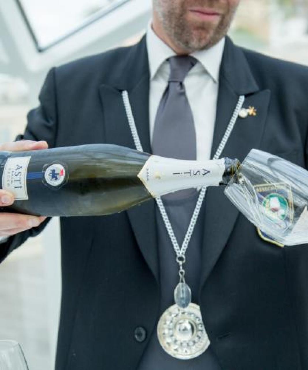 Xxx Asti Spumante e Moscato d’Asti Docg finiscono sulla tavola e in televisione