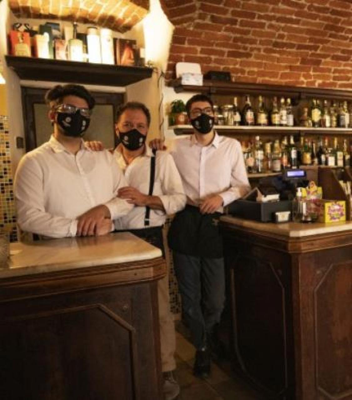 Barge,auguri al Caffè Roma