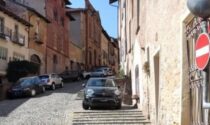 Divieto di sosta in Salita al Castello contro gli automobilisti indisciplinati