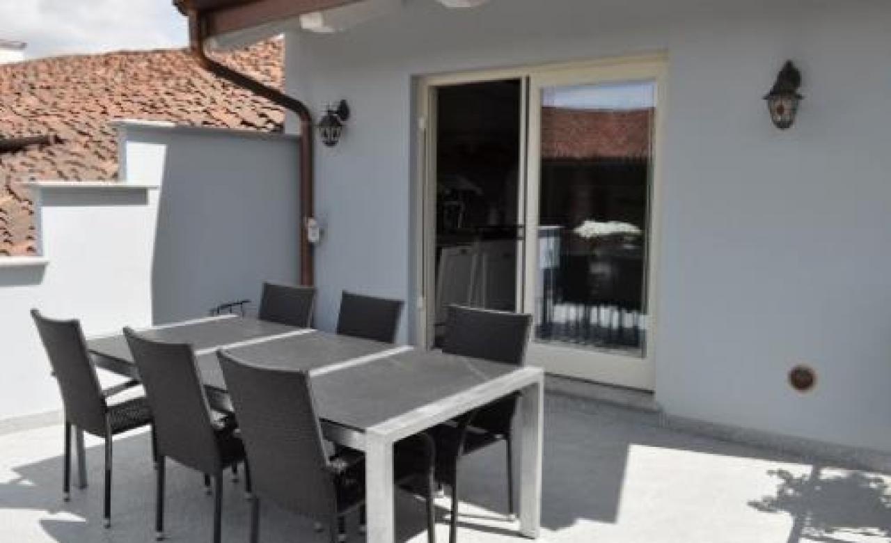 Finestre, portefinestra e portoncini da minuziosità artigiana + tecnologia Zzzzz zzzzzz