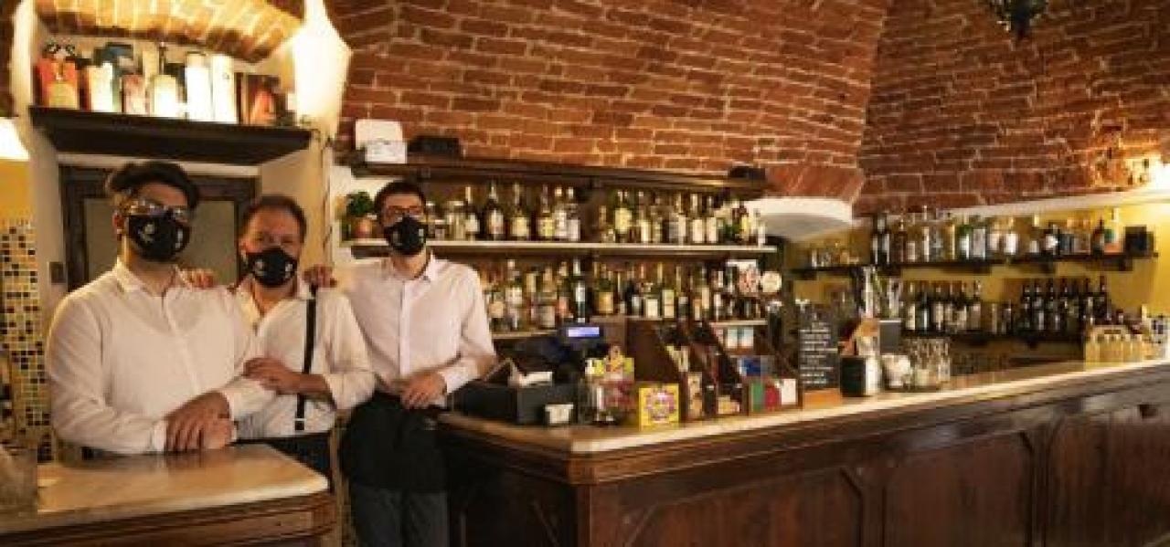 Il Caffè Roma di Barge compie 250 anni «Nemmeno il virus è riuscito a fermarci»