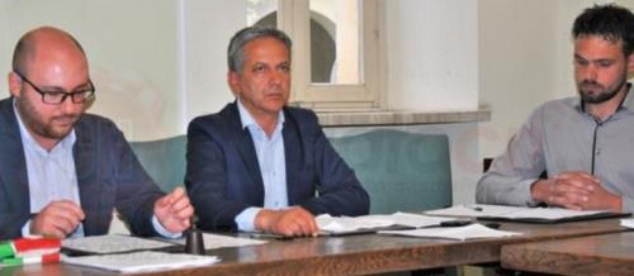 Legge contro i fascismi: la giunta non firma