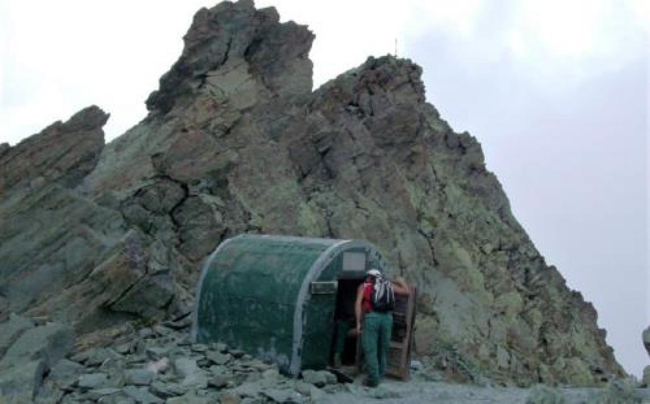 È polemica sul nuovo bivacco Venezia