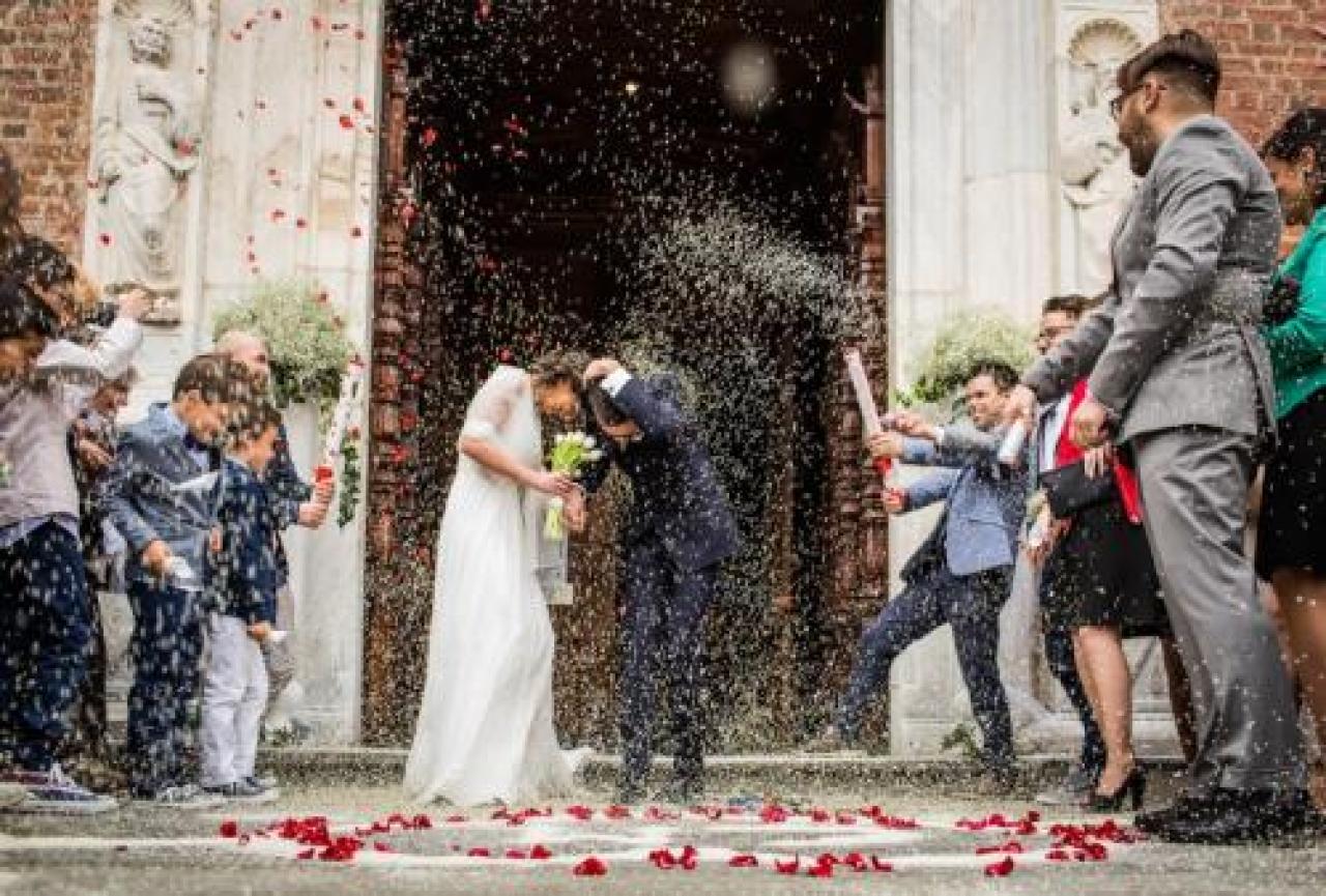 Revello, tornano i matrimoni in chiesa Venti coppie in lista d’attesa per il “sì” parrocchia Don Tallone: pronti anche per Prime Comunioni e Cresime, con modalità speciali