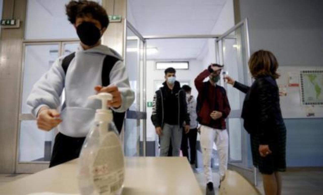 Scuola, superiori in classe con il 70% degli studenti