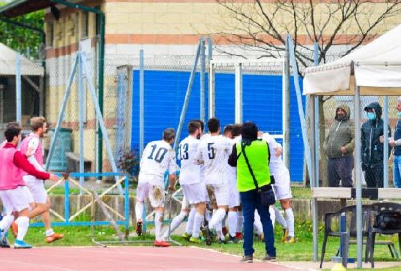 Tonoli-Scotta sale in cattedra