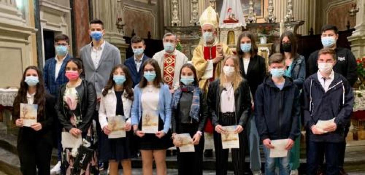 Barge, la cresima di Mons. guerrini