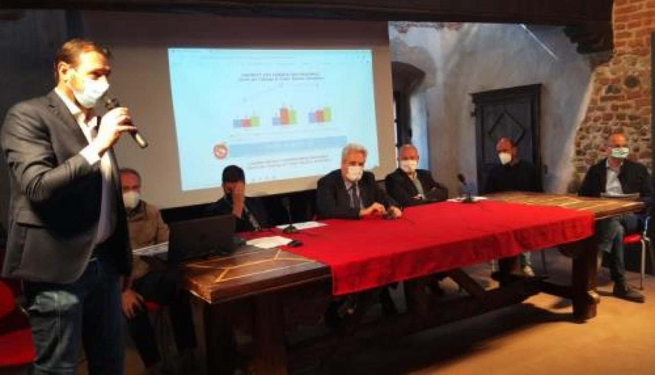 Frutta, salgono a dieci i comuni per la gestione degli stagionali Zzzzz zzzzzz