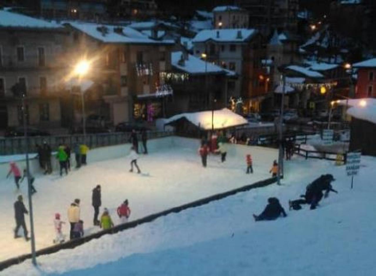 In gestione la pista di pattinaggio