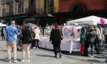 Negozi in strada riporta famiglie e turisti a passeggio nel centro cittadino La domenica di shopping che profuma di normalità