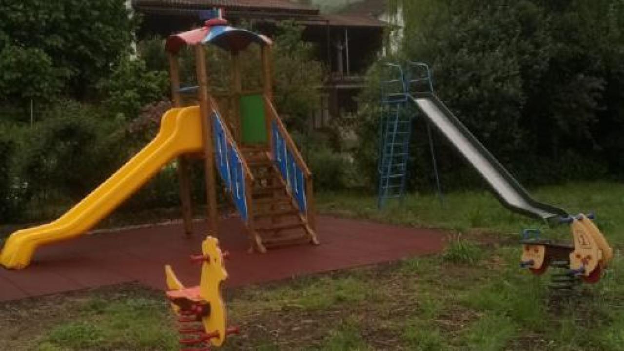 Pagno, il nuovo parco giochi aspettando i lavori sul ponte