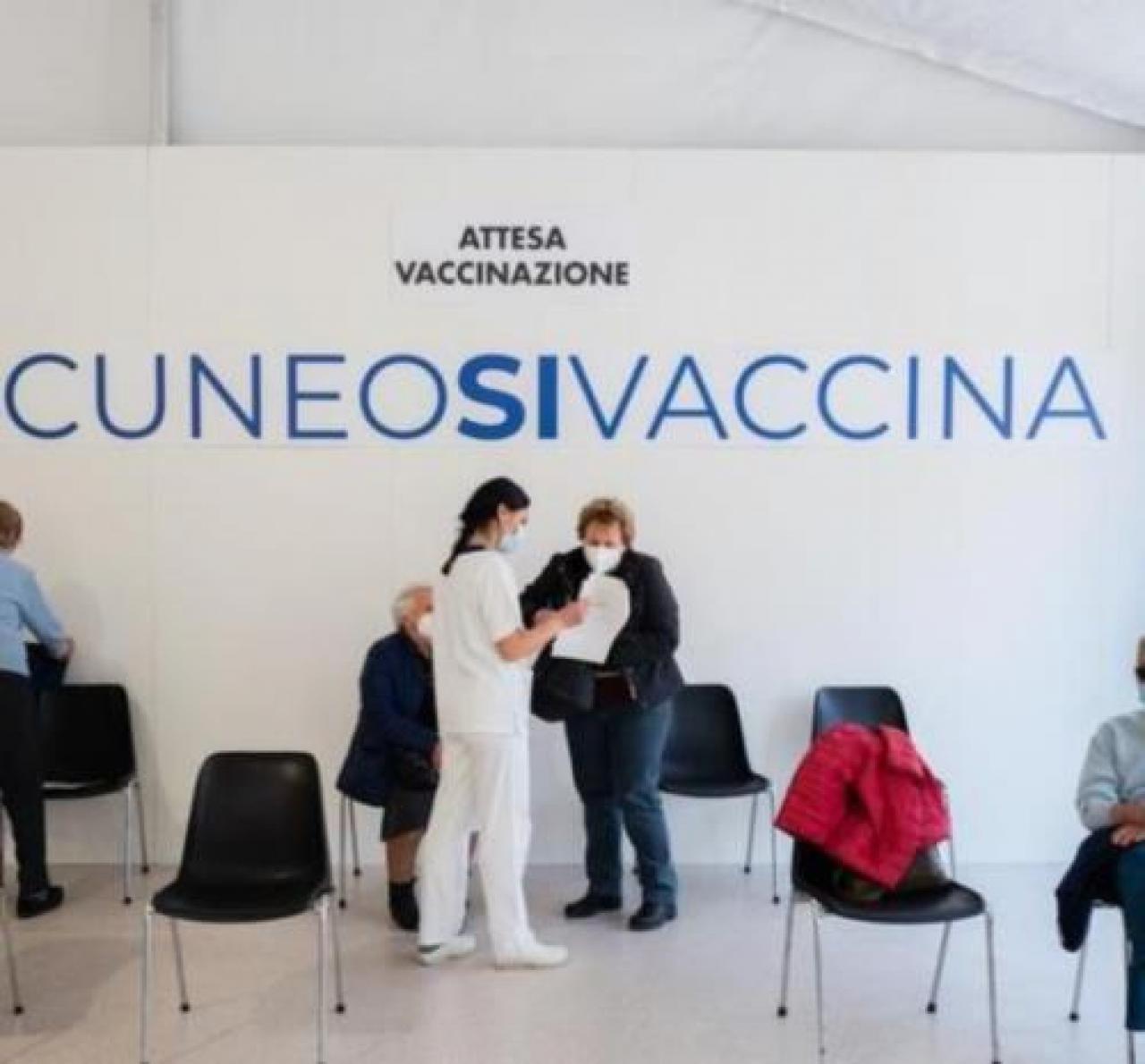 SCARTATA DAi medici di famiglia l’ipotesi DEL palazzetto come hub anti-covid Vaccini a Borgo e Cuneo per i buschesi Dronero a quota mille, parte Villafalletto