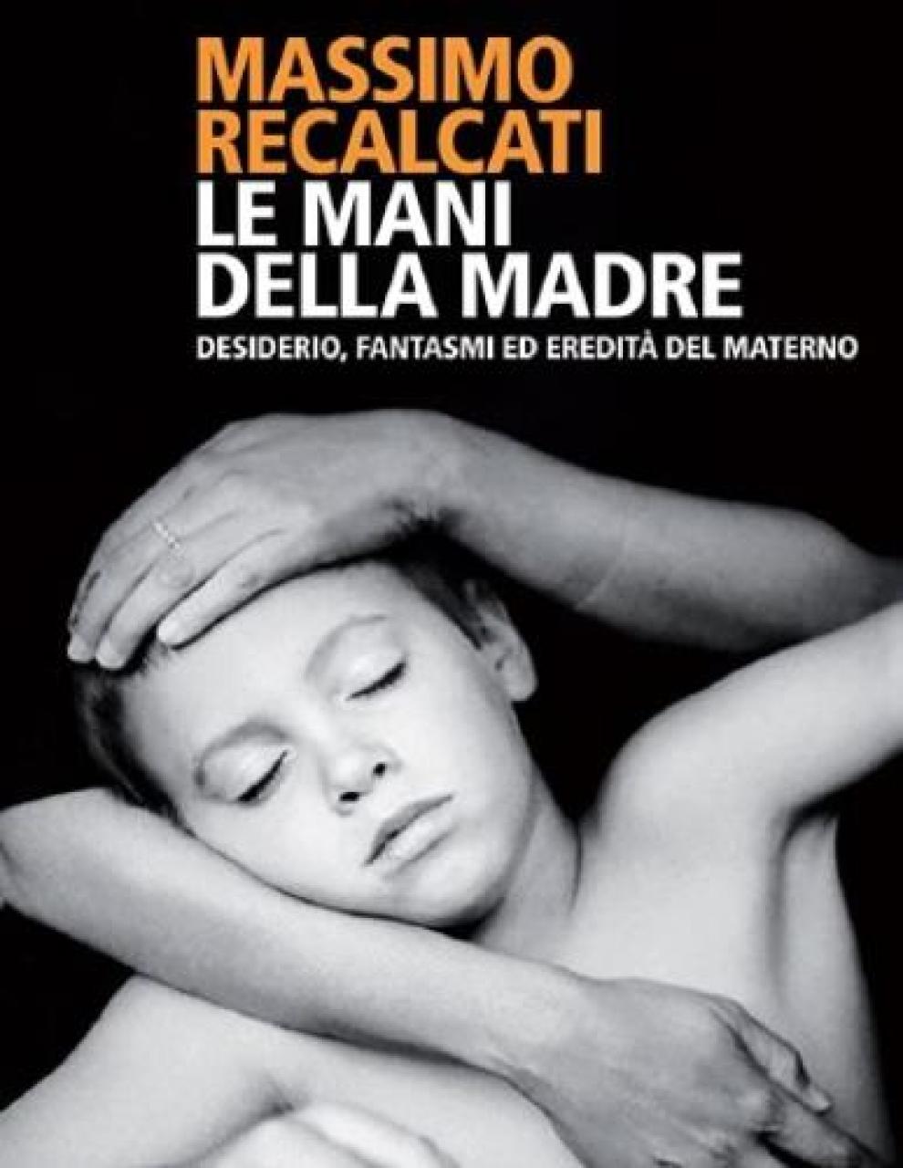 Tra le mani della madre