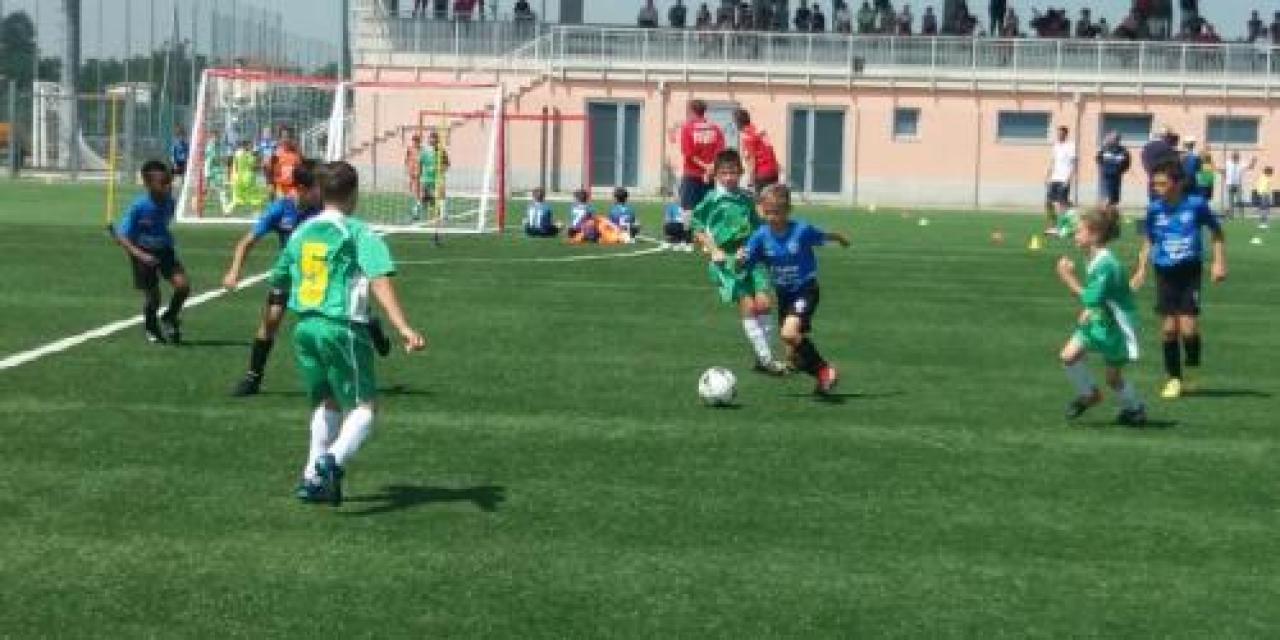 Allenamenti col Toro Academy sul campo sportivo del Morevilla