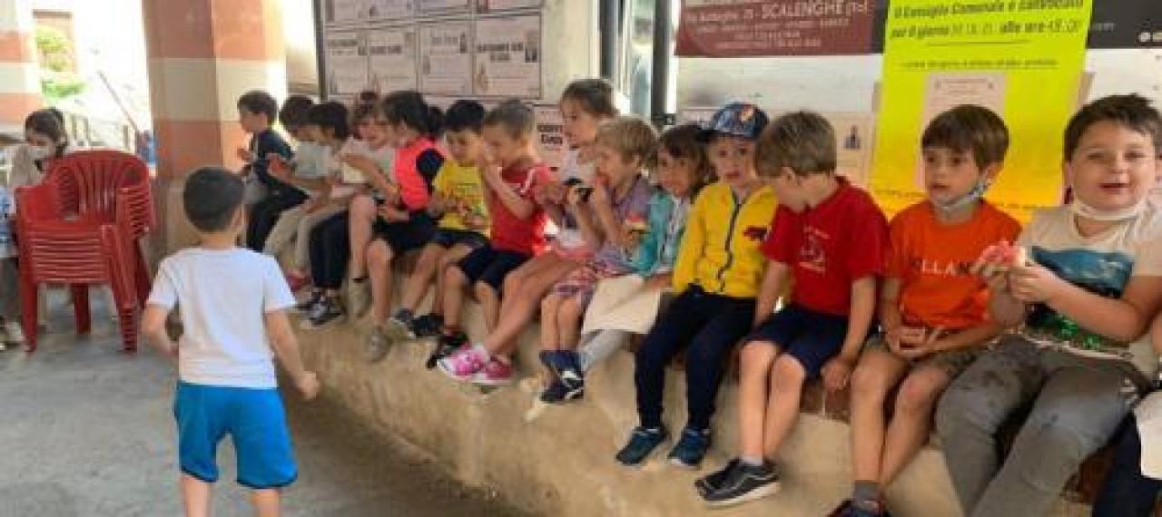 Asilo, anguria e burattini verso un luglio di giochi