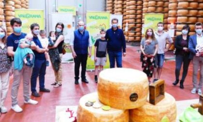 «Auguri ai cittadini di domani» Formaggio in dono ai primi nati scarnafigi Alla Valgrana la consegna di un Piemontino Oro alle famiglie dei bebè