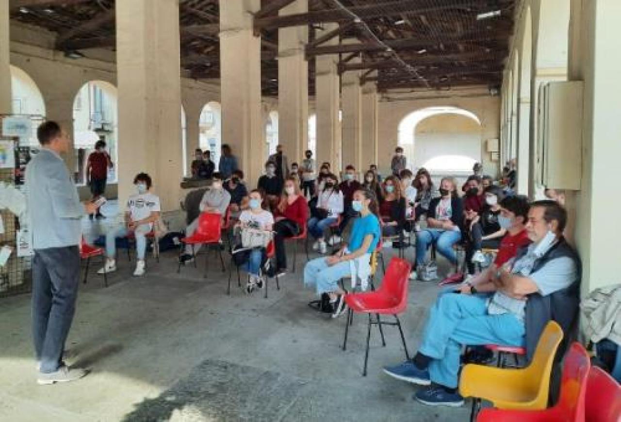 Cavour, Costituzione ai neo-maggiorenni